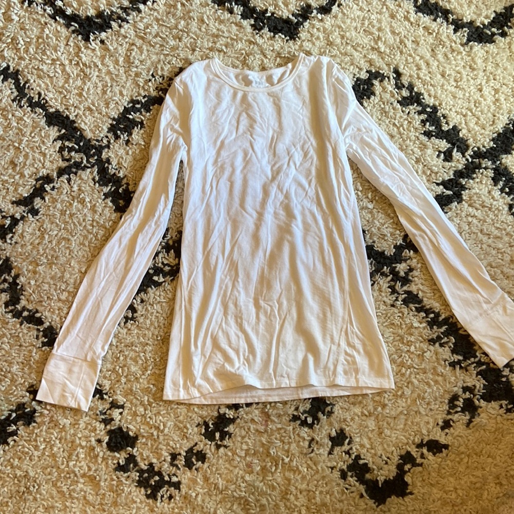 Gap White LS. Size M Tall.